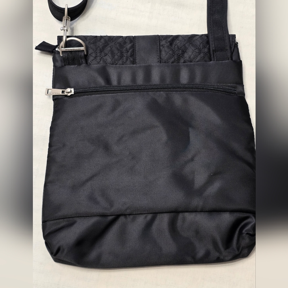 Travelon Anti Theft Elegant Black Quilted Women's Bag - Picture 4 of 12